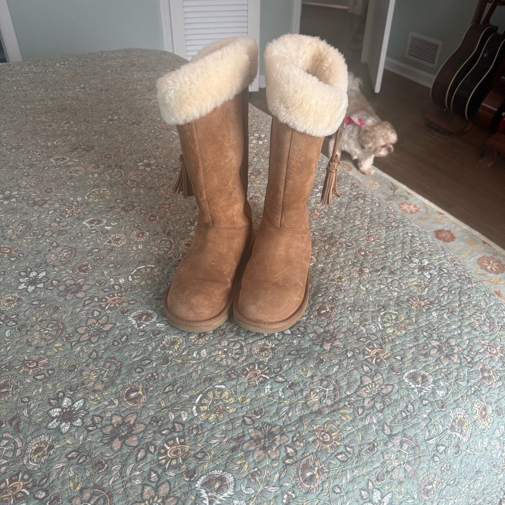 Women's Ugg Boots worn once!! - Picture 5 of 7